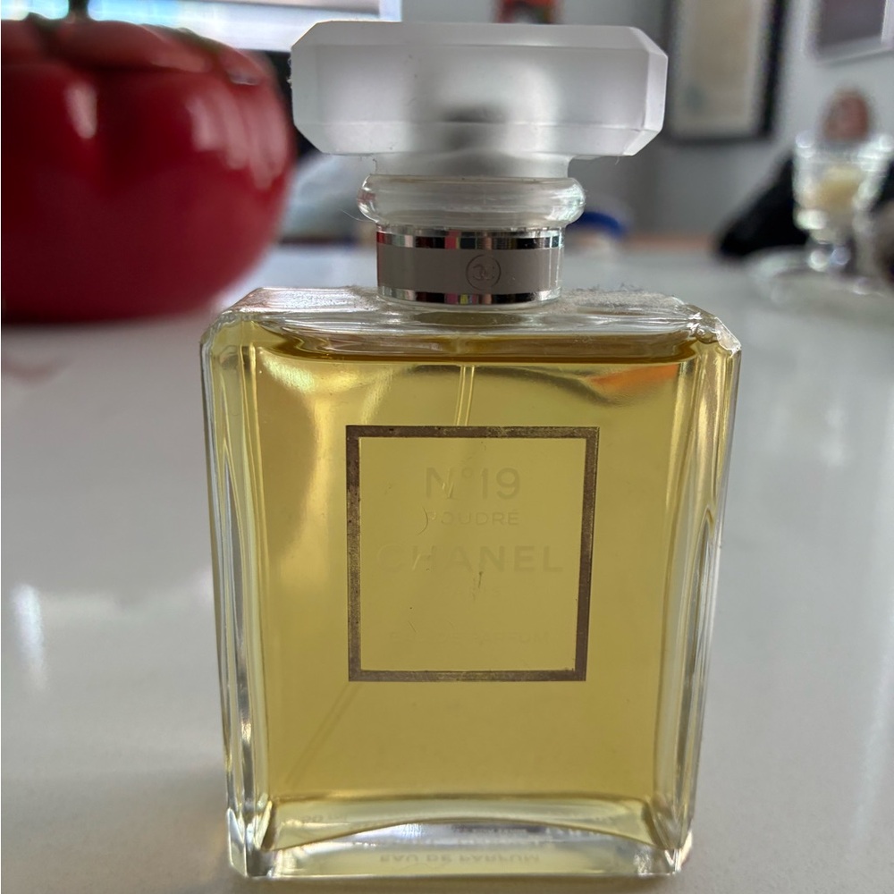 CHANEL M19 Eau de Parfum with Gold Hue